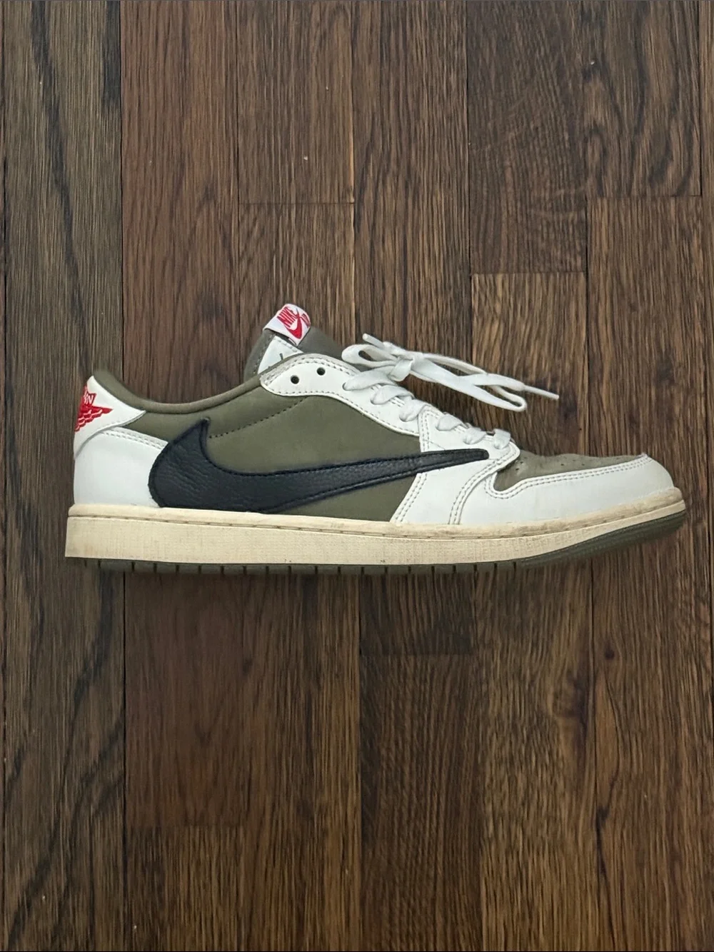 USED Travis Scott AJ1 lows in good condtion size 9 no box